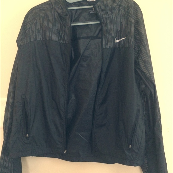 Black Nike Jacket - Picture 1 of 2
